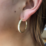 Load image into Gallery viewer, 14K Gold Flat Round Hoop Earrings with Texture. GER57
