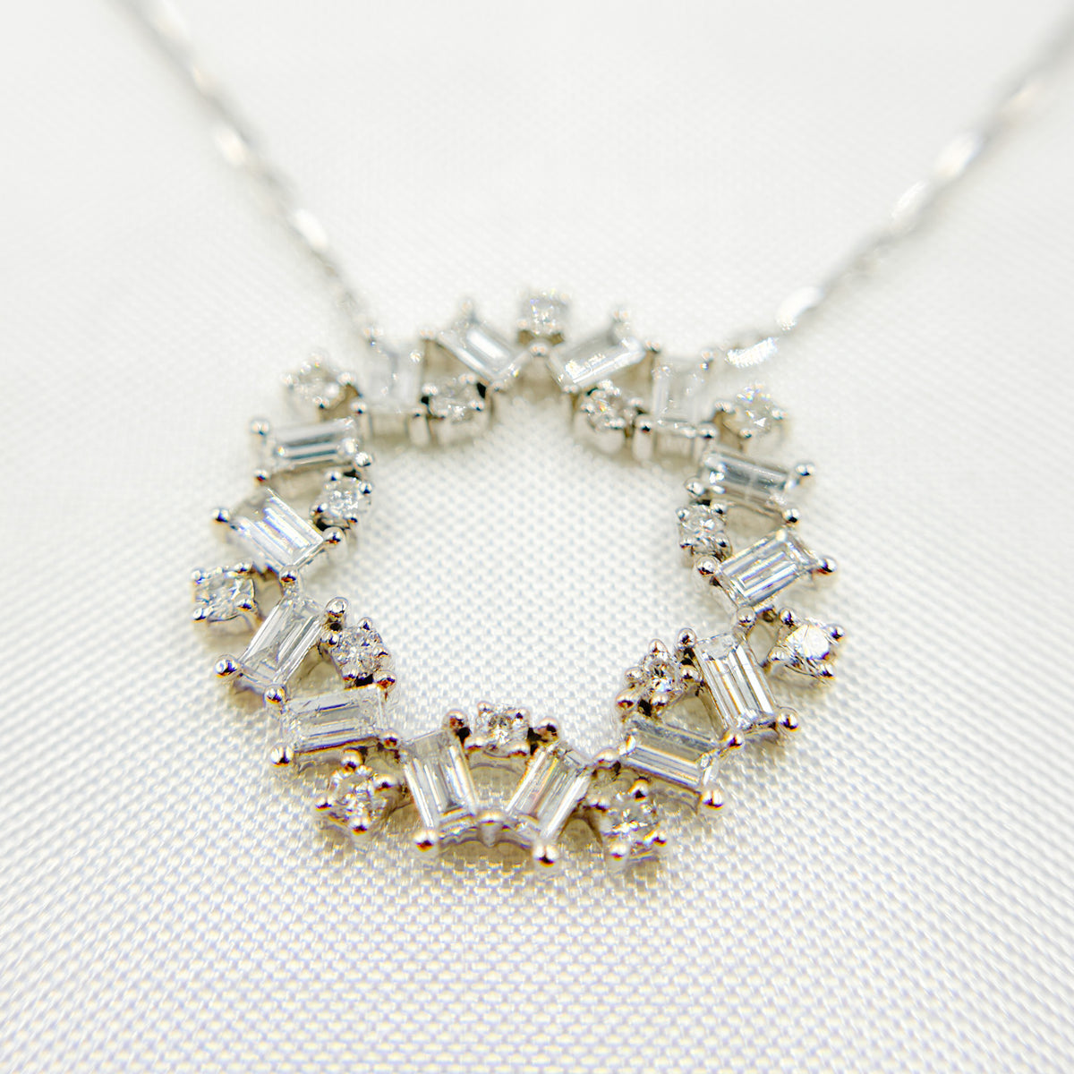 NT402348. 14K Solid Gold Diamond and Gemstone Necklace
