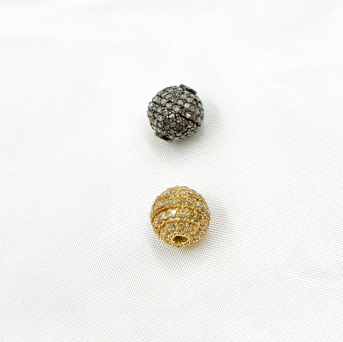 DC570. Diamond & Sterling Silver Round Bead