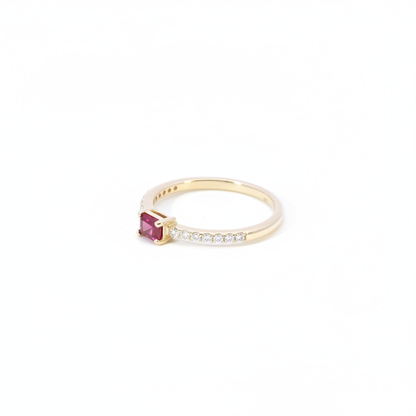 RN413847. 14K Solid Gold Diamond and Gemstone Ring