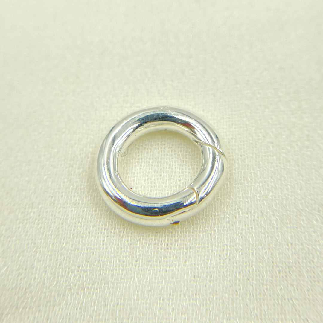 CHM056-13. Sterling Silver Hollow Round Clasp