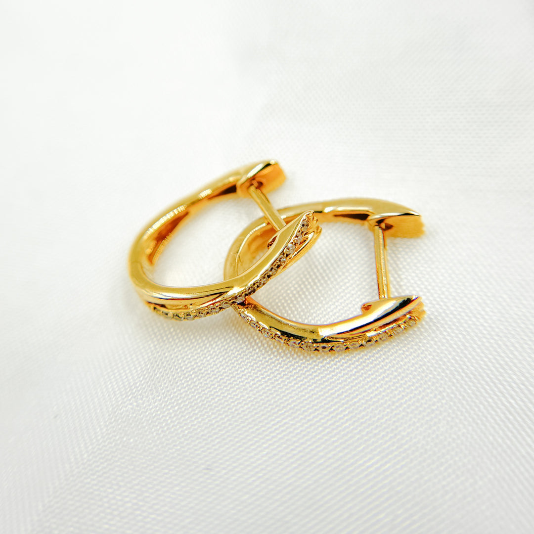 14K Solid Gold Diamond Oval Hoops. EHB56557