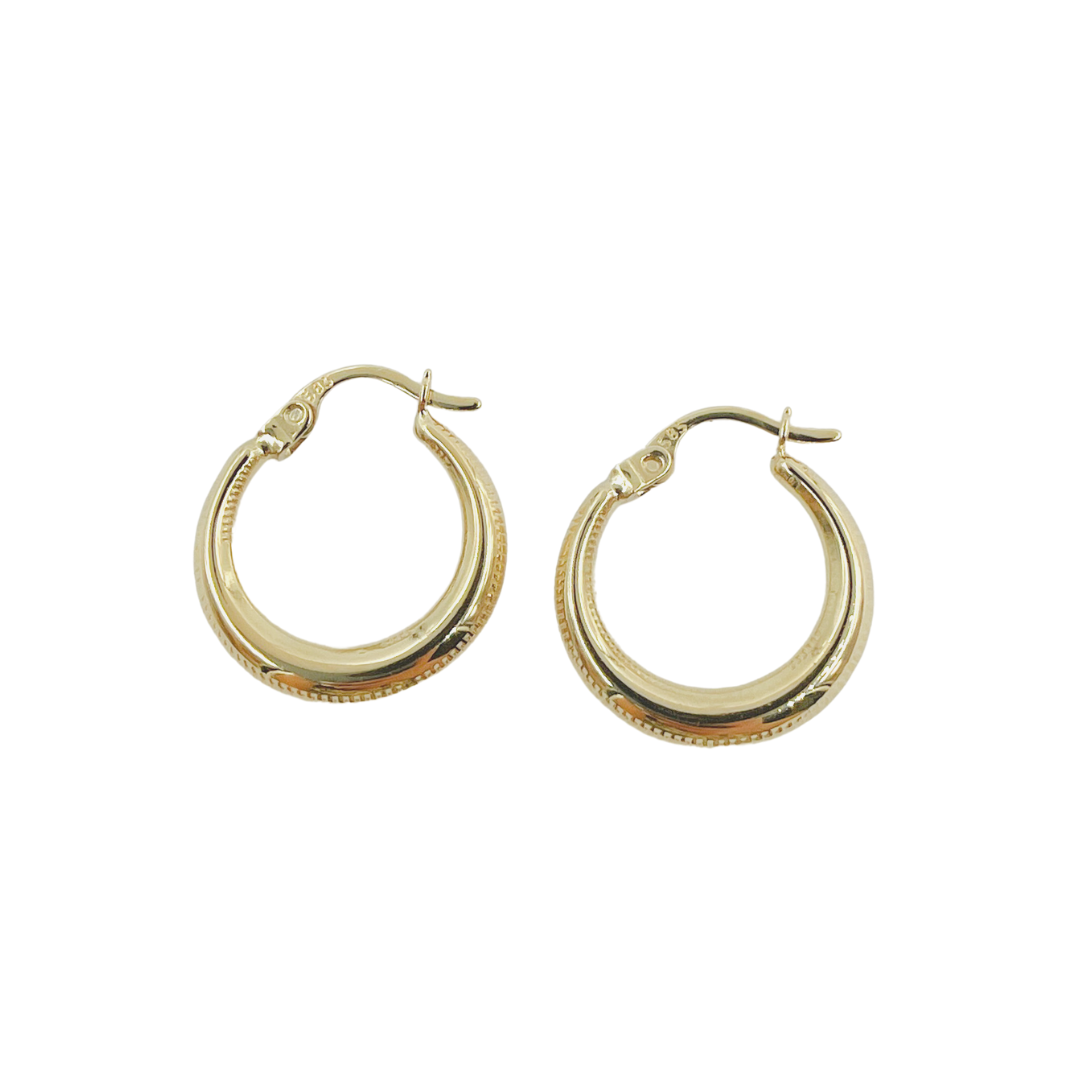 14K Gold Chunky Textured Hoop. GER143