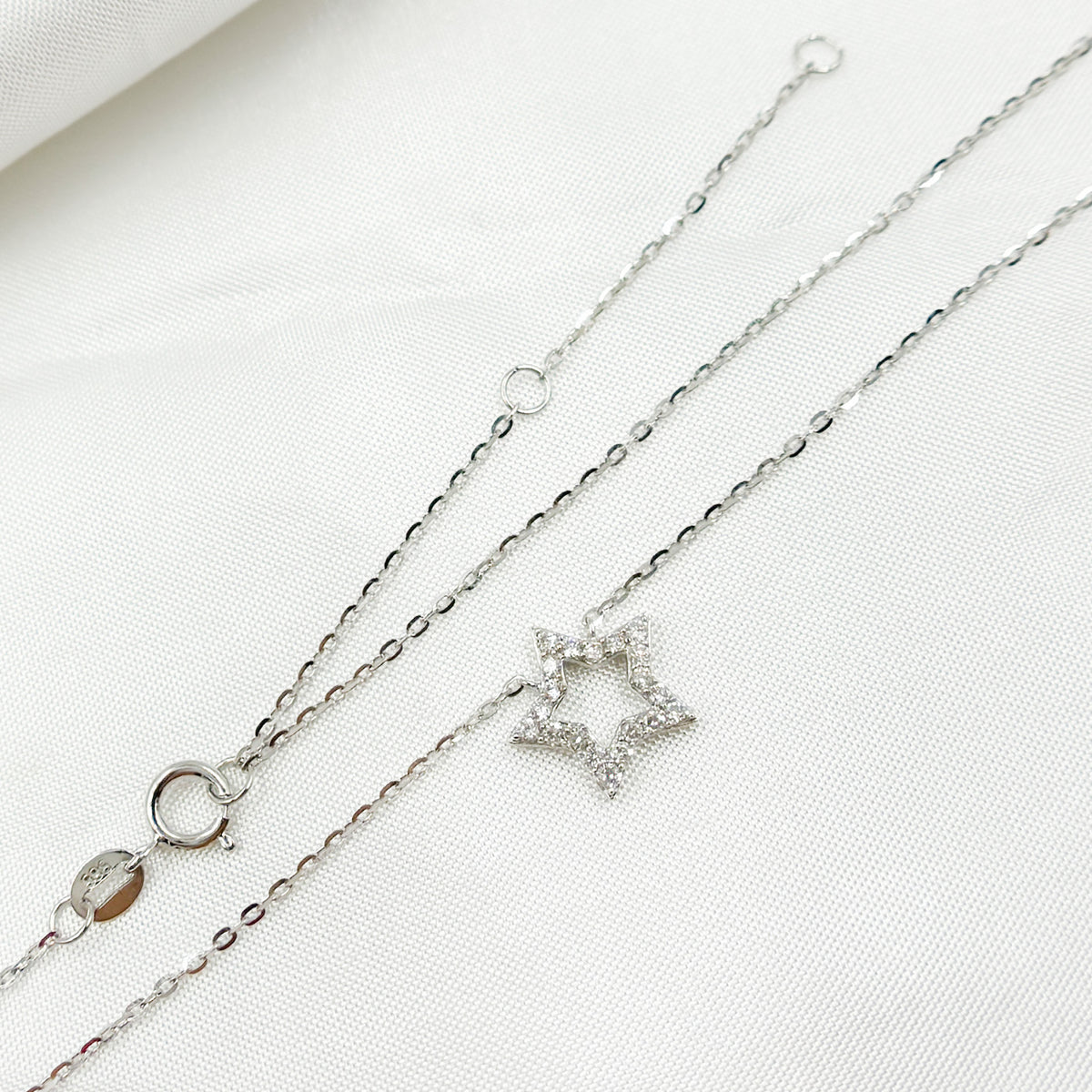 NT111971. 14K Solid Gold Diamond Star Necklace