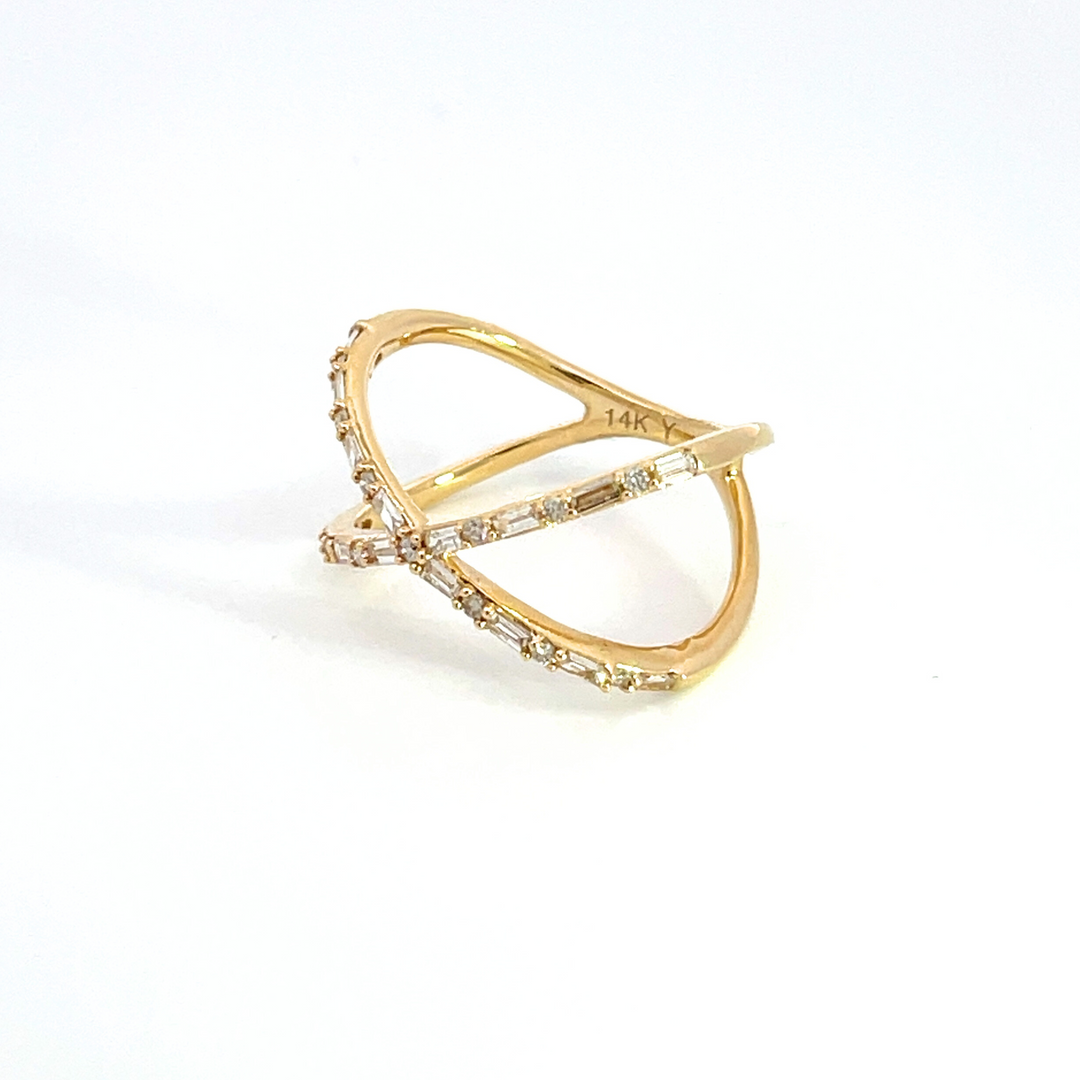 14k Solid Gold Diamond Criss Cross Ring. RFF16001