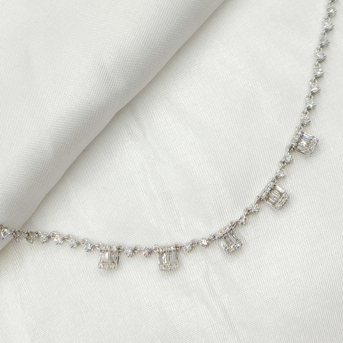 14K Gold Diamond Dangle Necklace