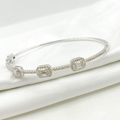 BNL68161. 14K White Solid Gold Diamond Bracelet