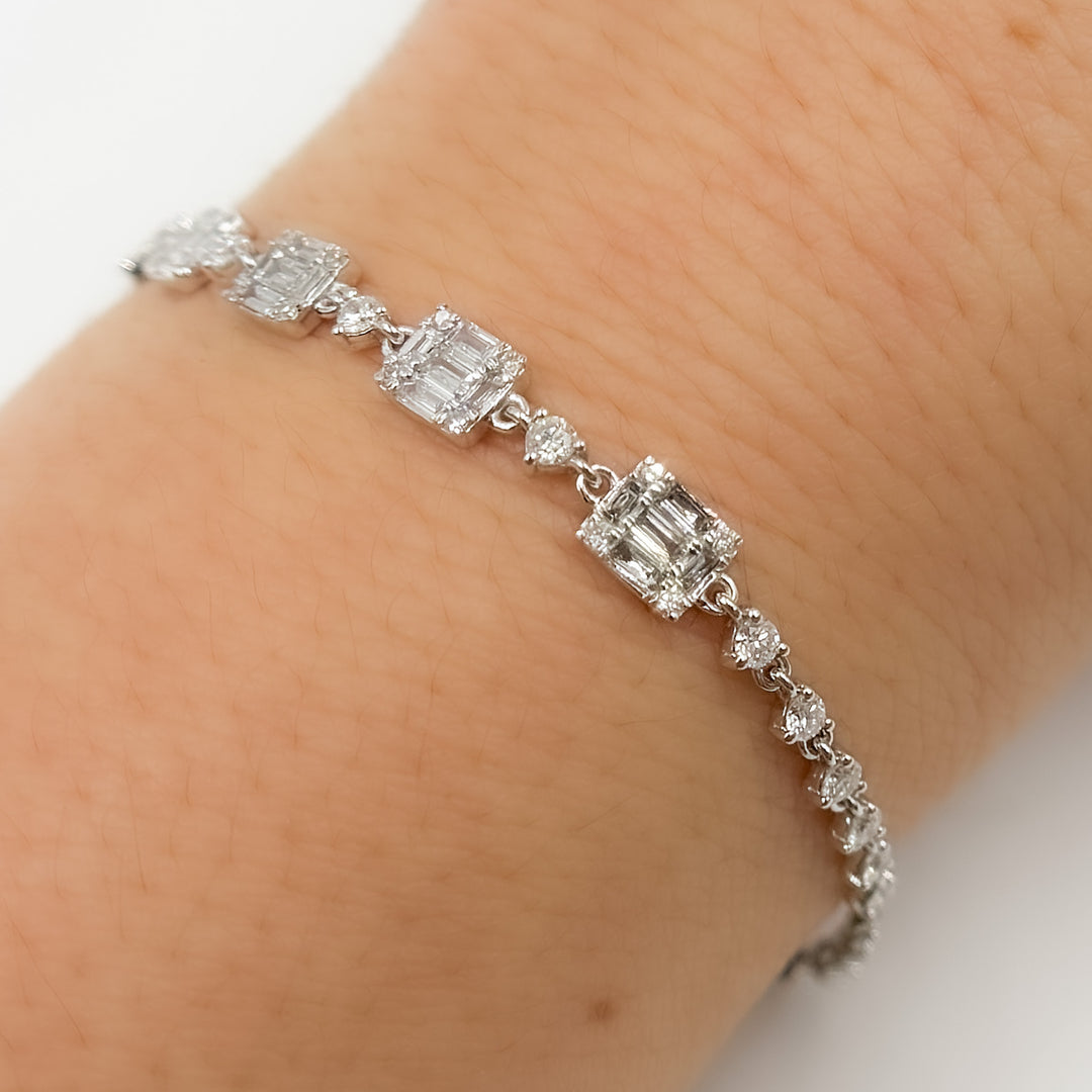 BFN61167. 14K Solid Gold Diamond Bracelet