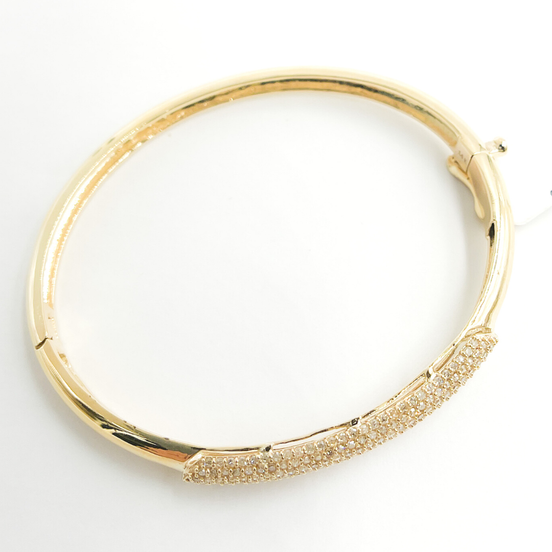 14K Solid Gold Diamonds Bangle. KG86