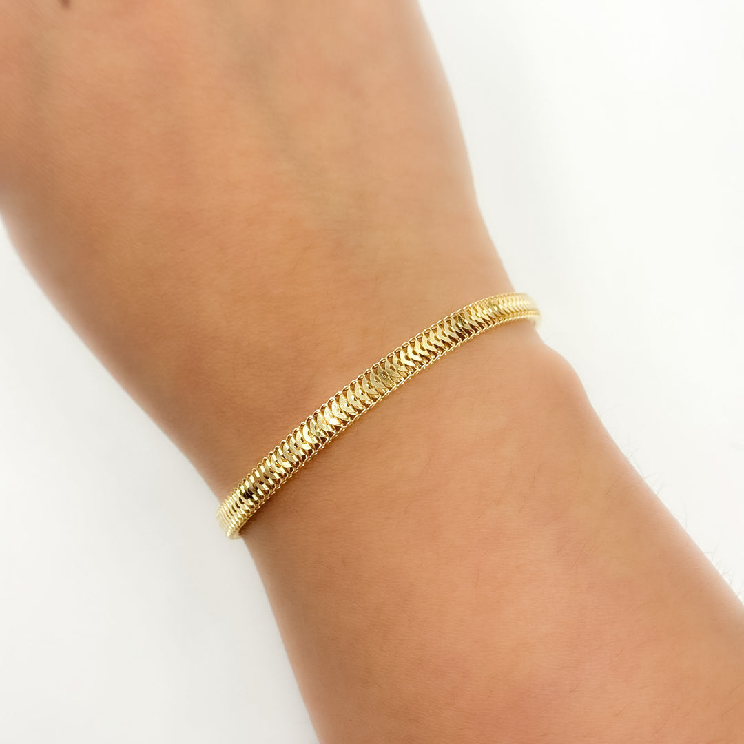 390J02RUMBABR. 14K Solid Gold Flat Snake Bracelet