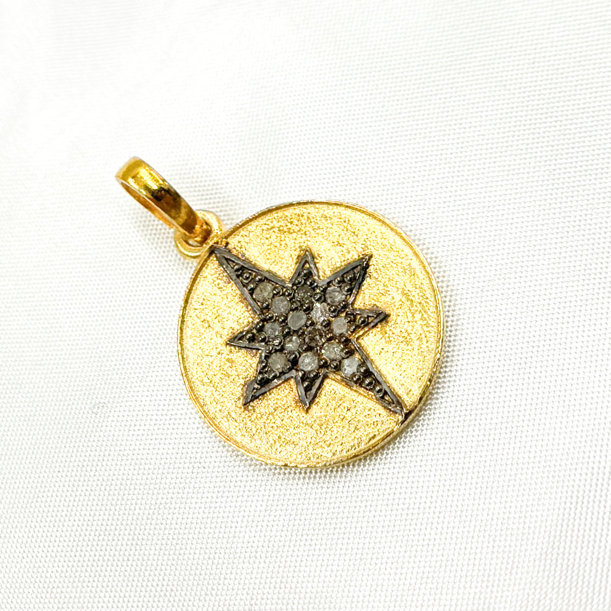 DP287. Diamond Round Star Pendant