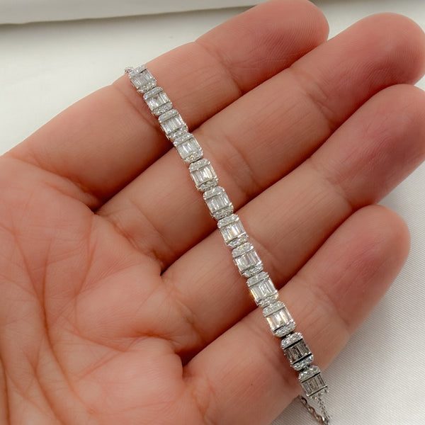 BR402433. 14k Solid Gold Diamond Bracelet