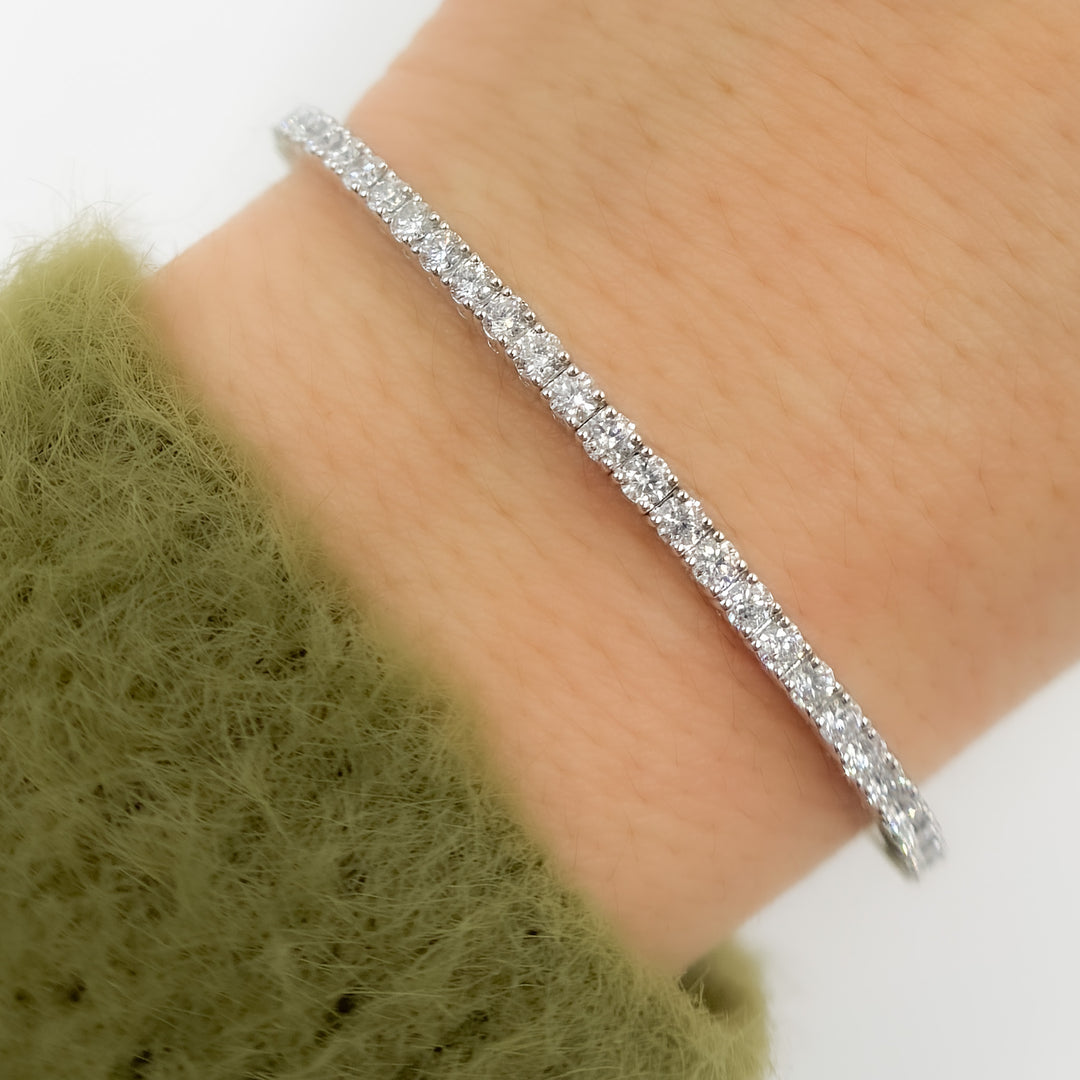BNP68311. 14K Solid Gold Diamond Bangle
