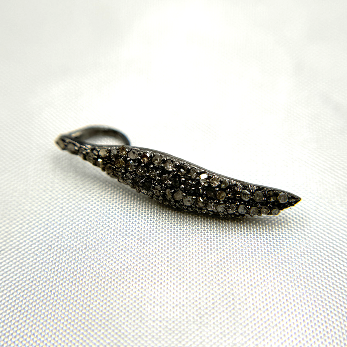 DC053. Diamond Sterling Silver Leaf Shape Pendant