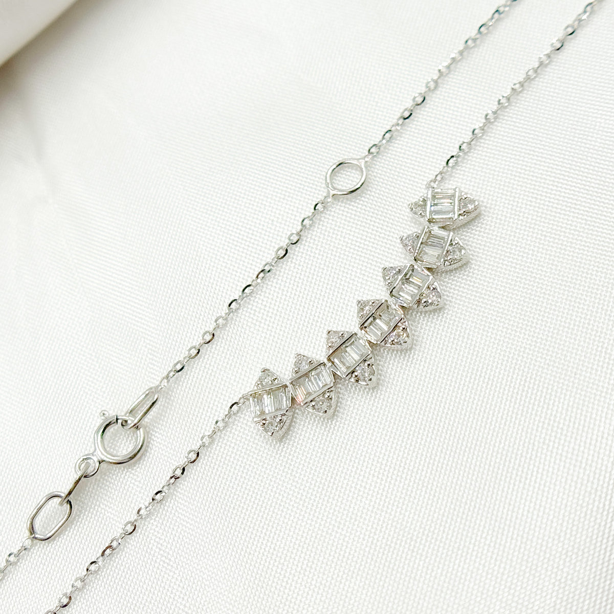NT403015. 14K Solid Gold Diamond Necklace