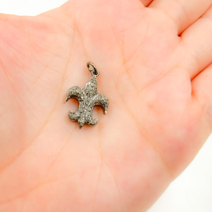 DC889. Diamond Sterling Silver Fleur De Lis Shape Pendant