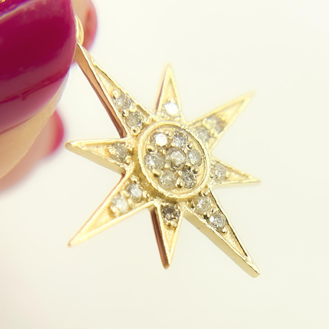 14K Gold Diamond Star Charm. GDP208