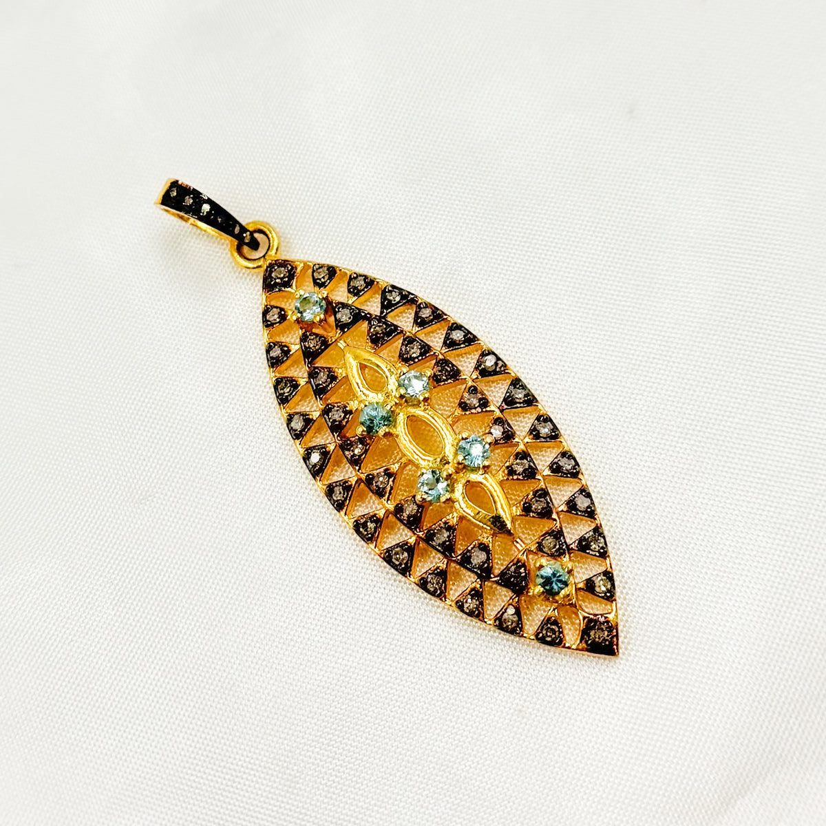 DP207. Diamond Sterling Silver Leaf Shape Pendant with Gemstone