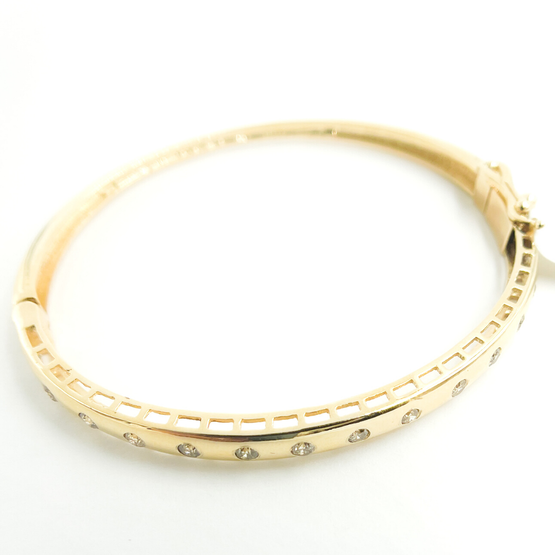 KG93. 14K Solid Gold Diamonds Bangle