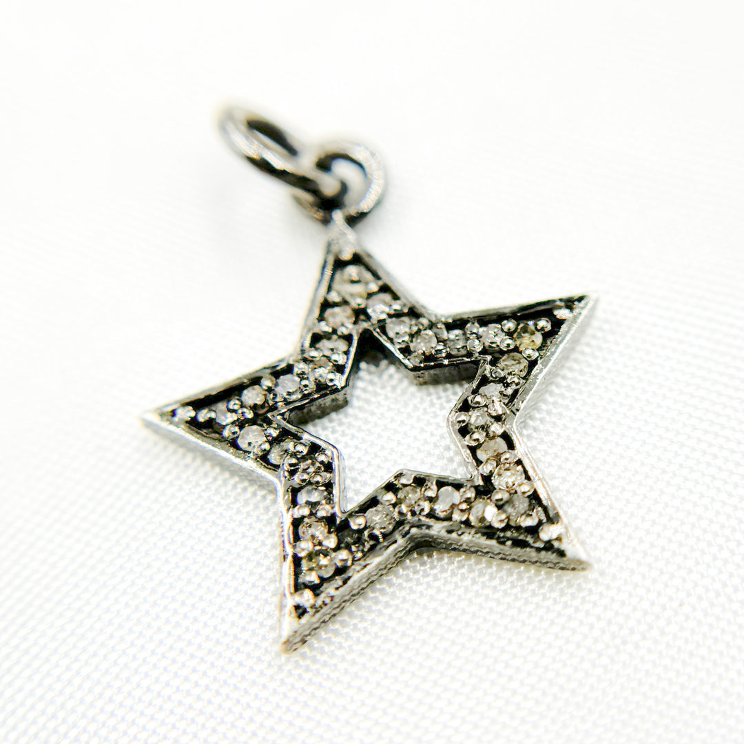 DC879. Diamond Sterling Silver Star Pendant