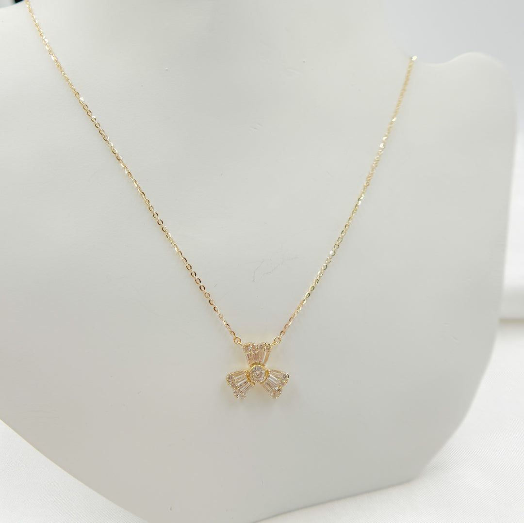 14k Solid Gold Diamond Flower Necklace. NFG71572