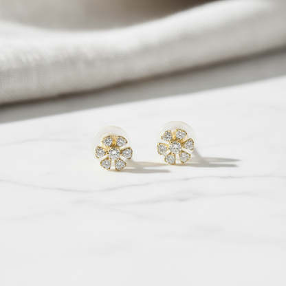 EFE52673Y. 14k Solid Gold Diamond Flower Stud Earrings