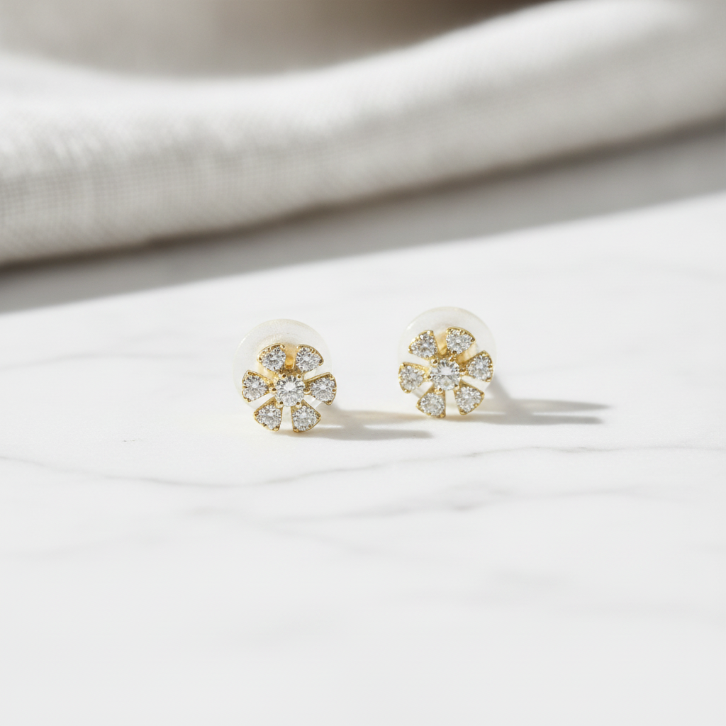 EFE52673Y. 14k Solid Gold Diamond Flower Stud Earrings