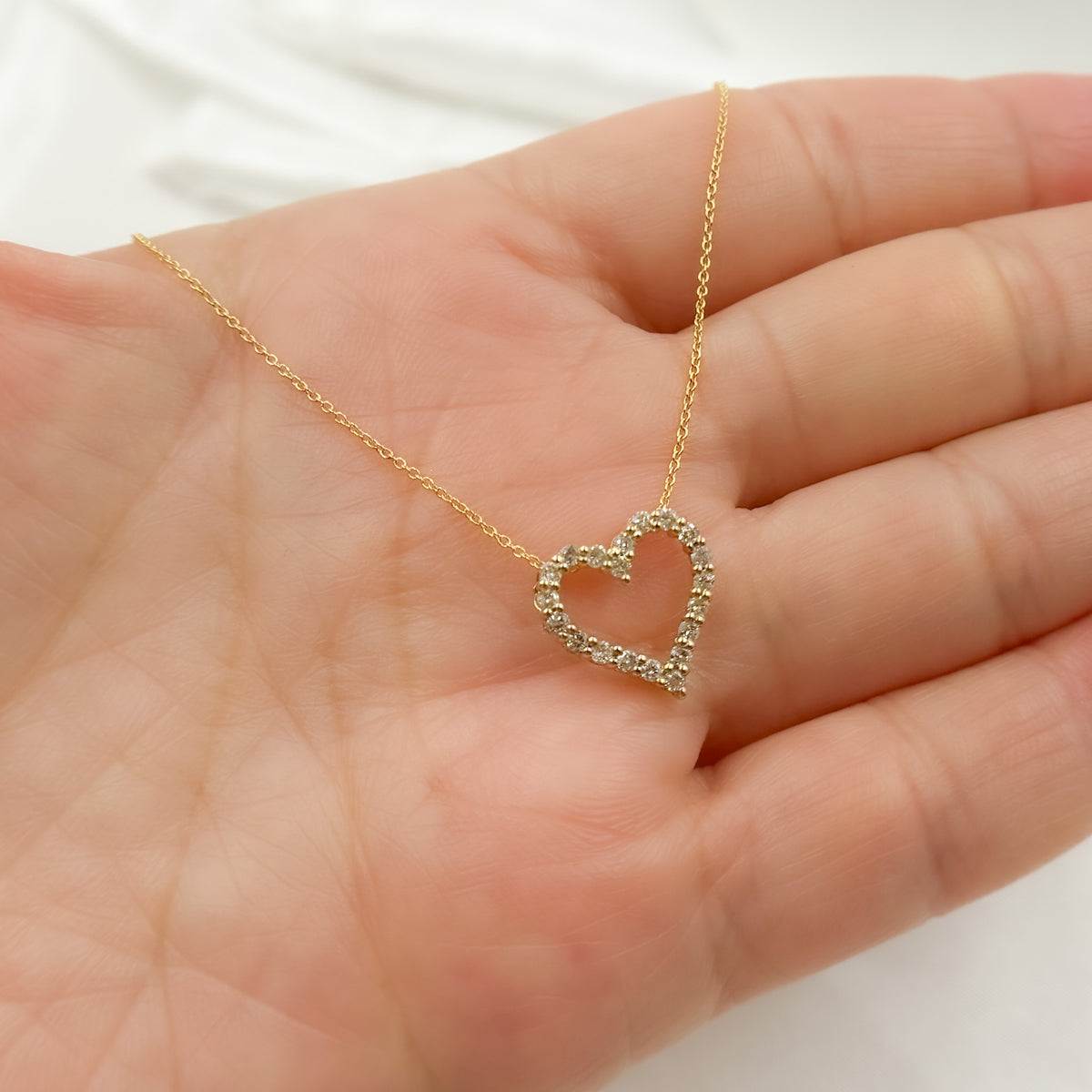 TJ0006. 14K Solid Gold Diamond Heart Shape Necklace