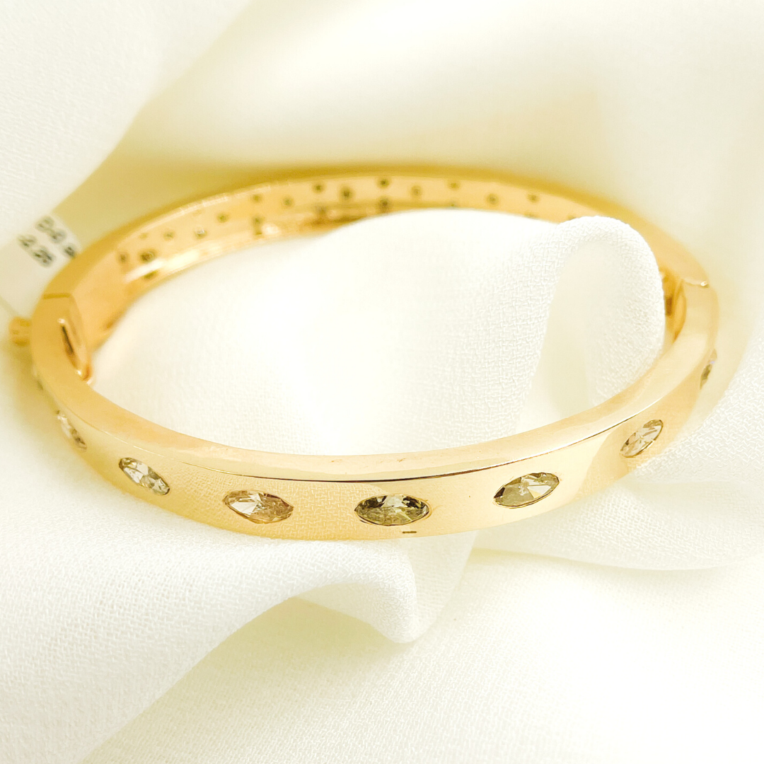 14K Solid Gold Diamonds Bangle. KG95