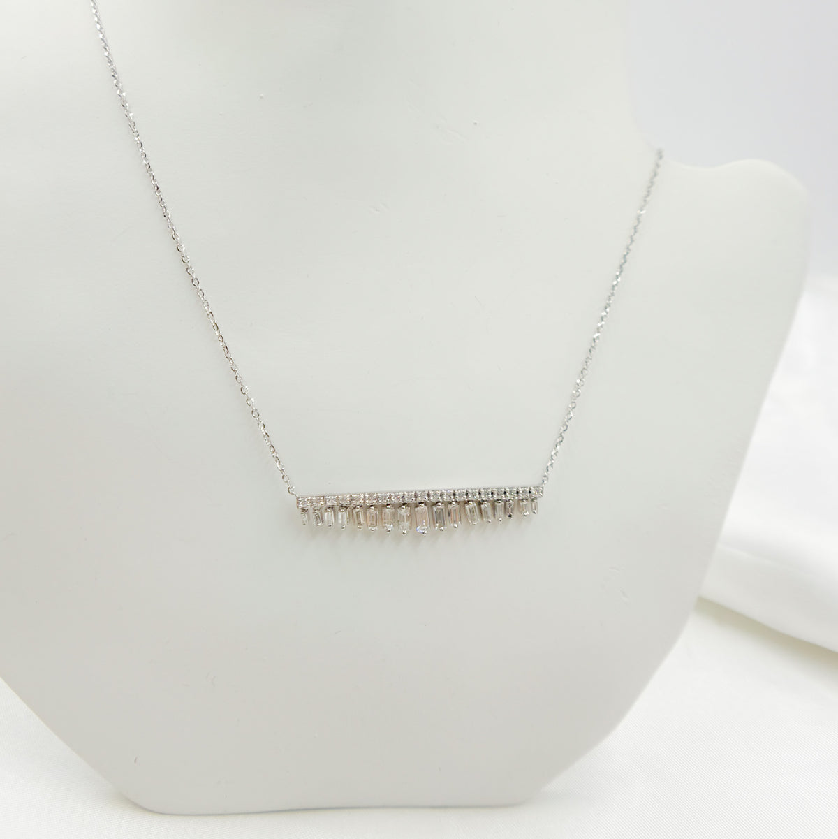 NT403318. 14k Solid Gold Diamond Baguette Necklace
