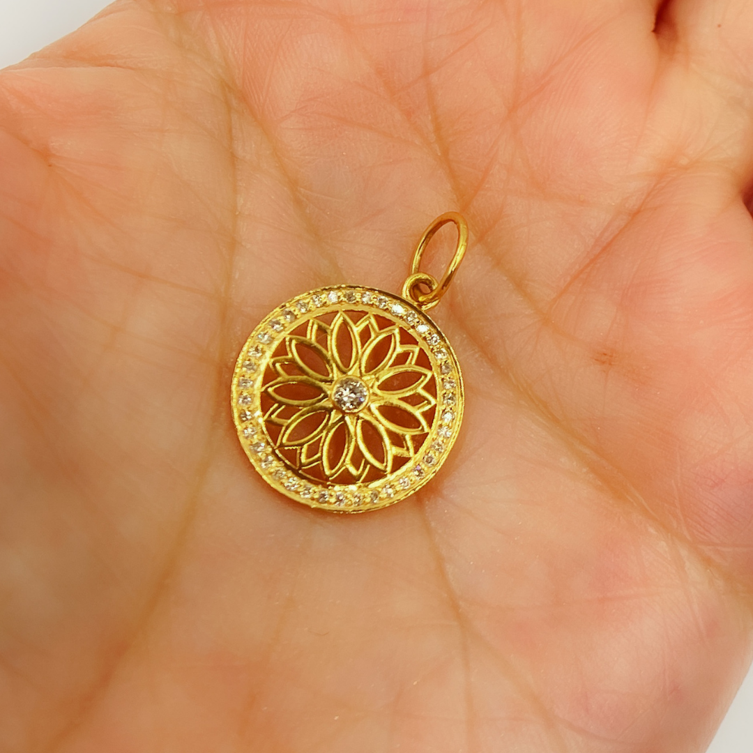 14K Gold Charm. Circle Pendant with Diamonds. GDP232
