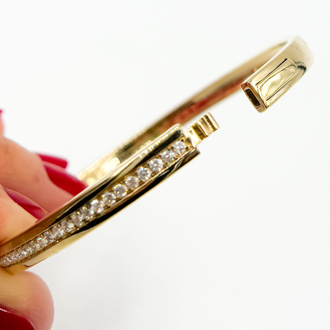 BNJ68608. 14K Solid Yellow Gold Diamond Bangle