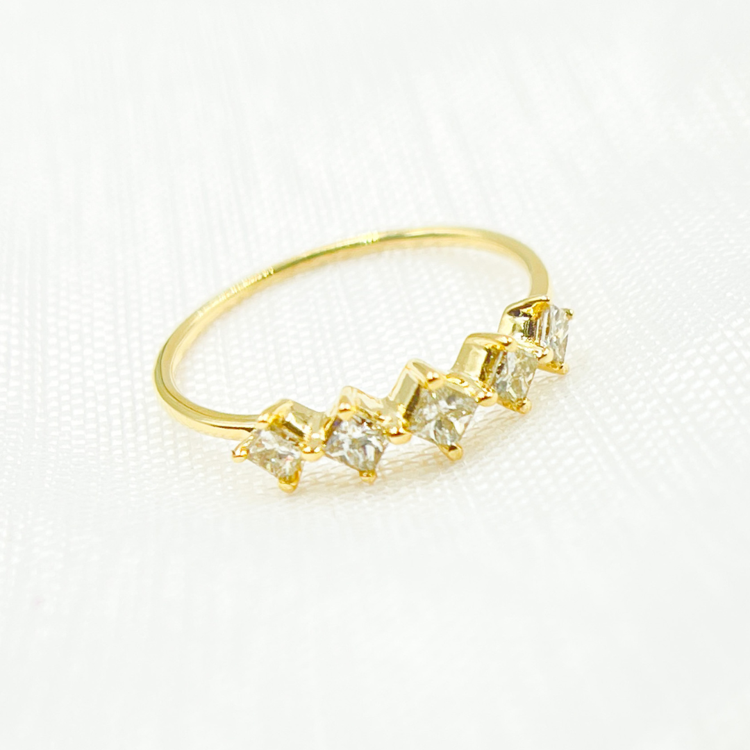 14K Solid Gold Diamond Ring. RFF16867