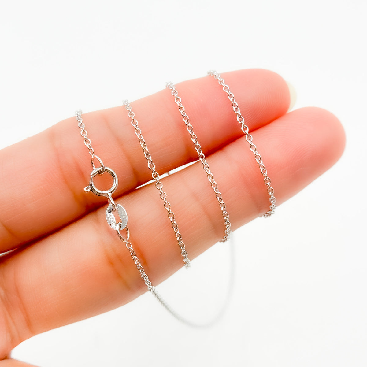 030RFLGWG18K. 18K Solid White Gold Cable Link Chain