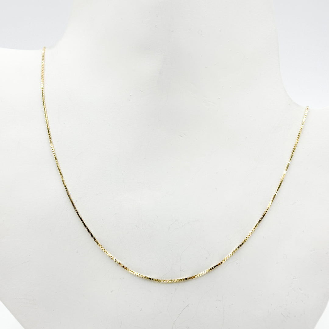 050VED18K. 18K Solid Gold Box Chain
