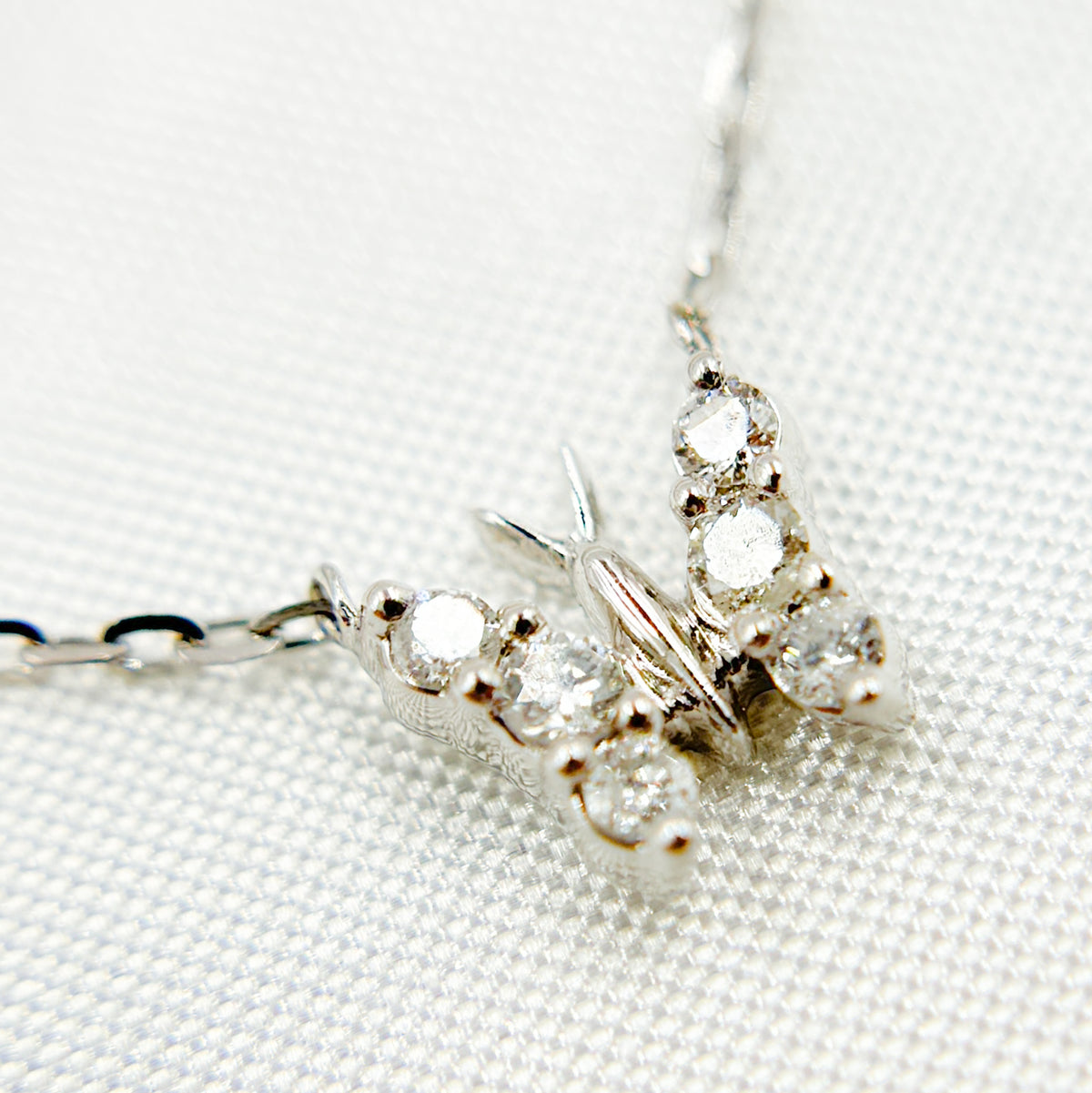 NT400107. 14K Solid Gold Diamond Butterfly Shape Necklace