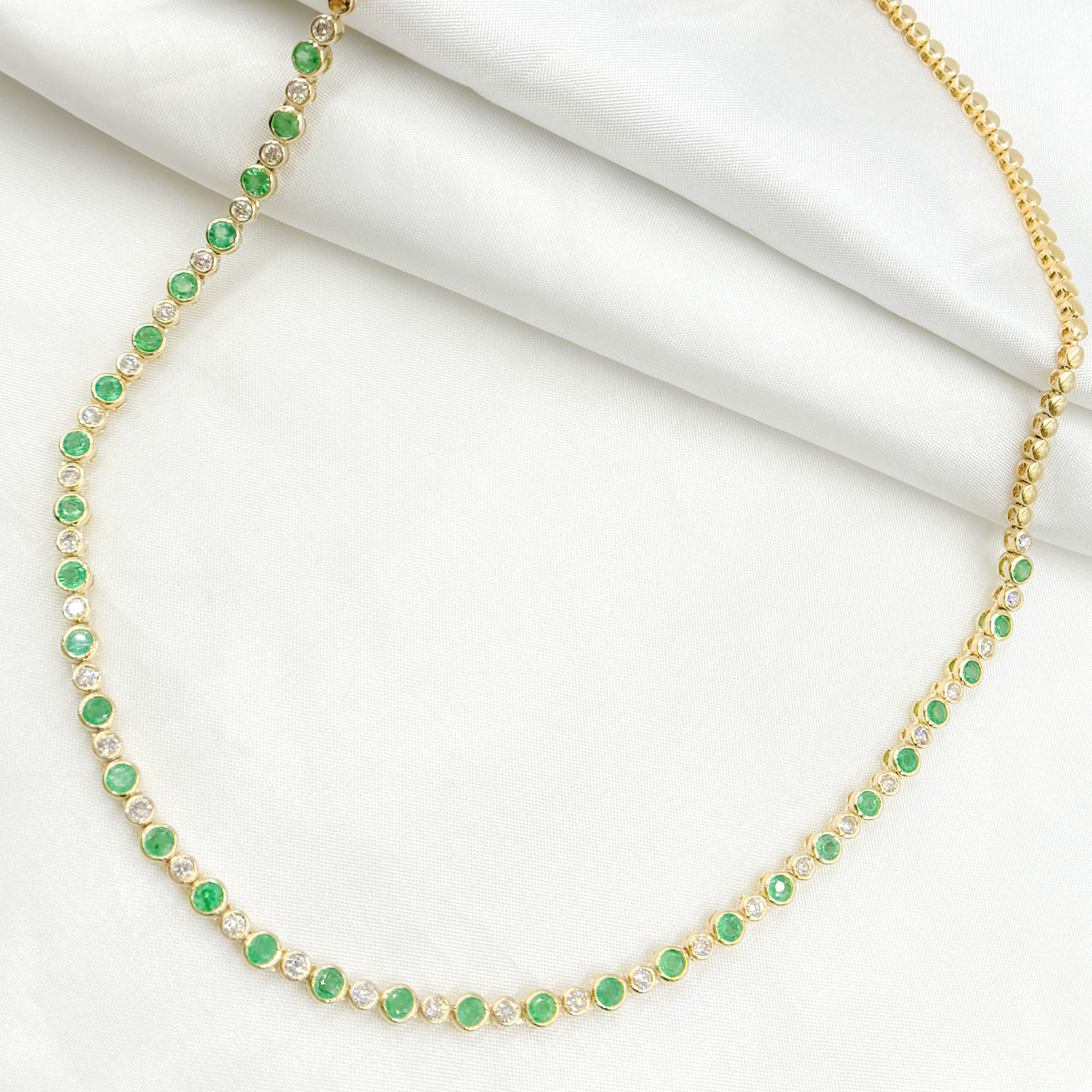NFM70972EM. 14K Solid Gold Emerald and Diamond Necklace