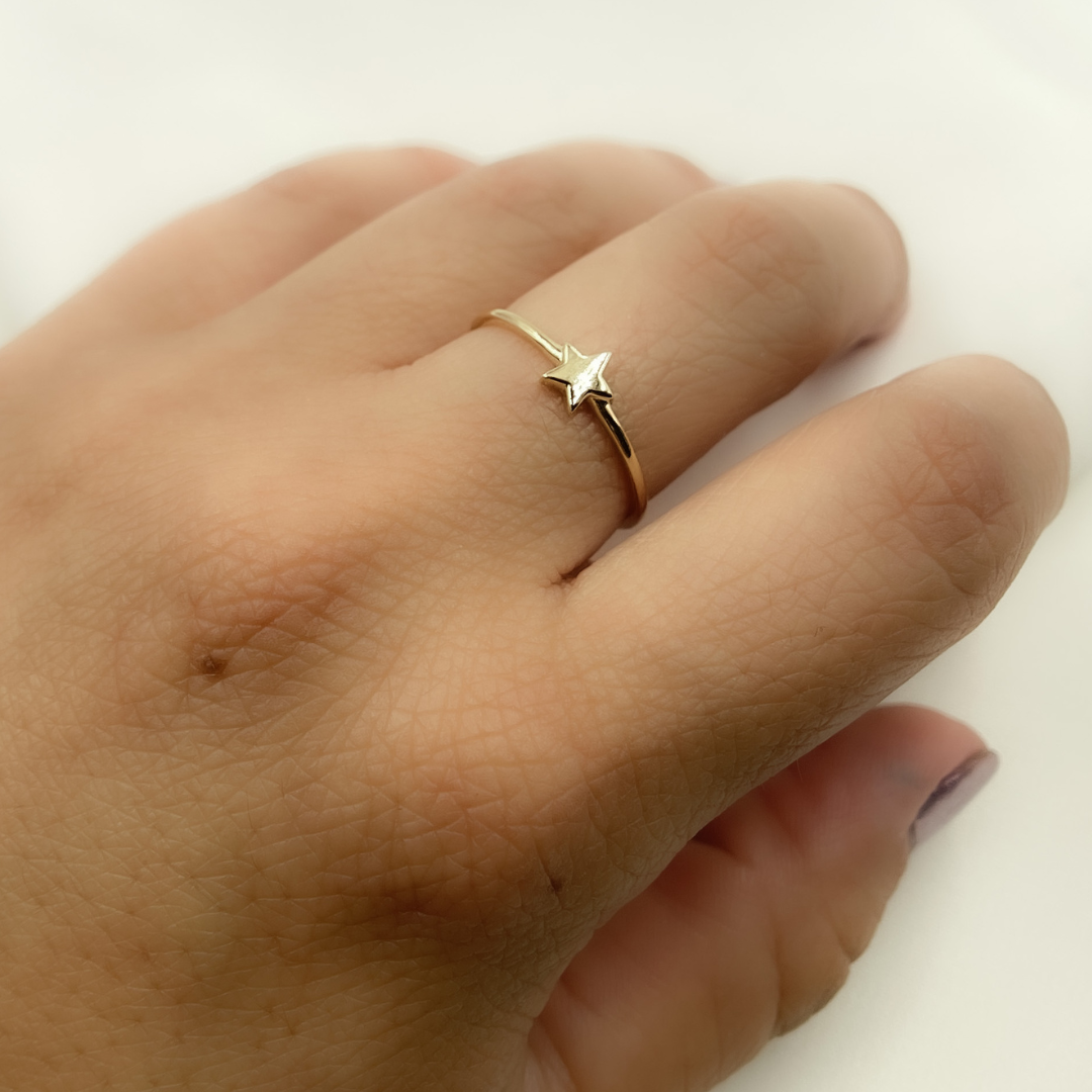 14K Gold Star Ring. RFZ17548