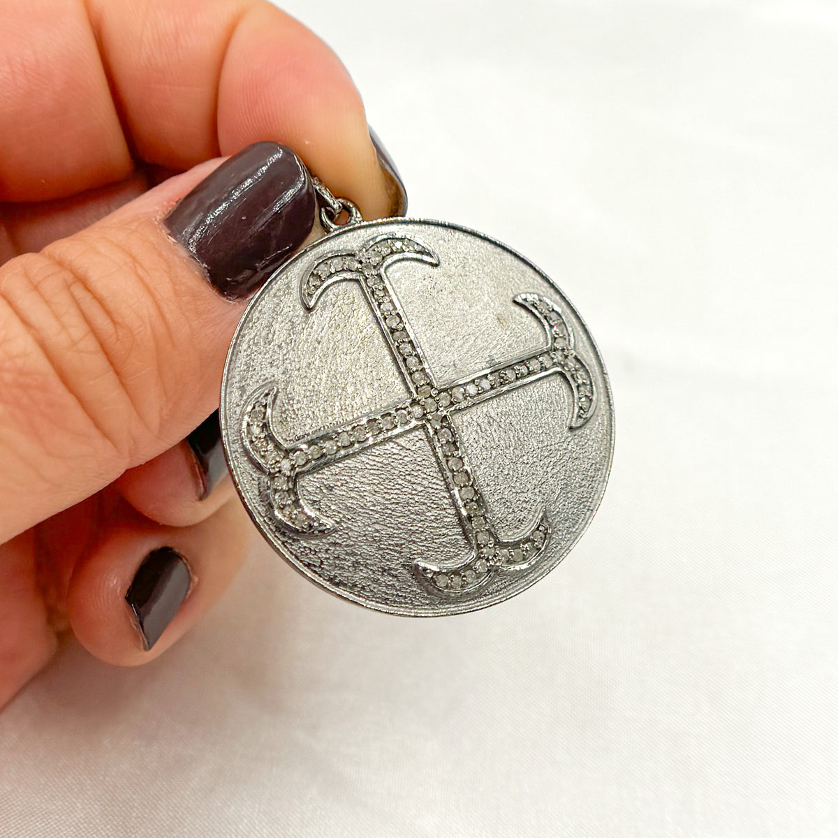 DP025. Diamond Sterling Silver Round Cross Pendant