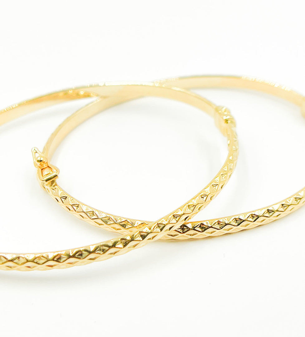 KG144. 14K Solid Gold Bangle Bracelet