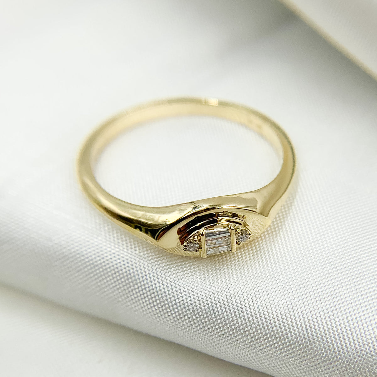 14K Solid Gold & Diamond Ring.