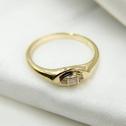14K Solid Gold & Diamond Ring.