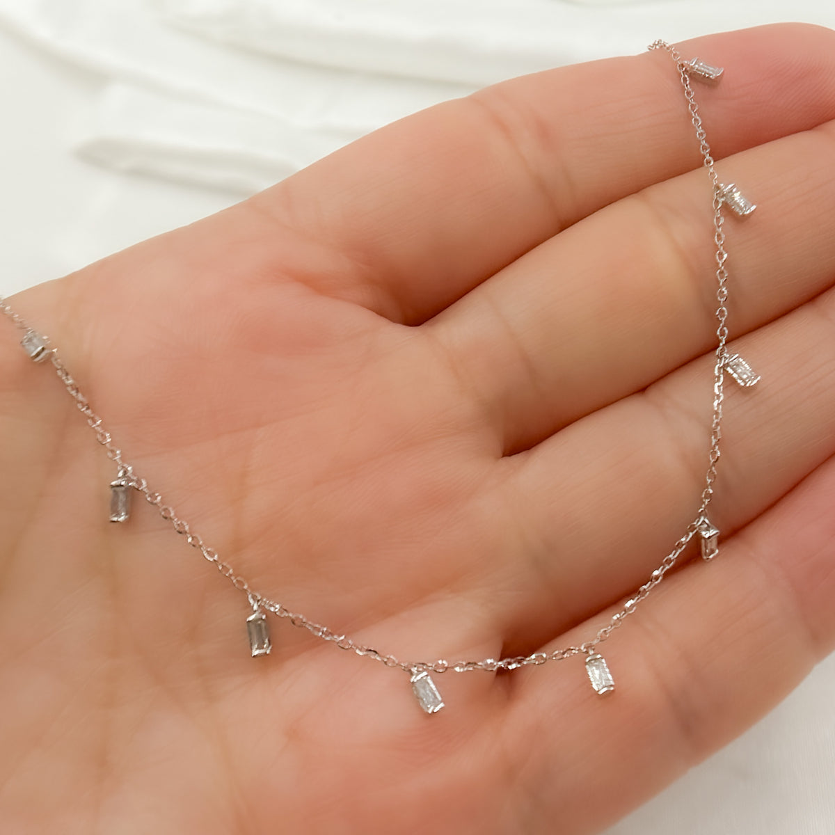 NT401865. 14K Solid Gold Diamond Dangle Necklace