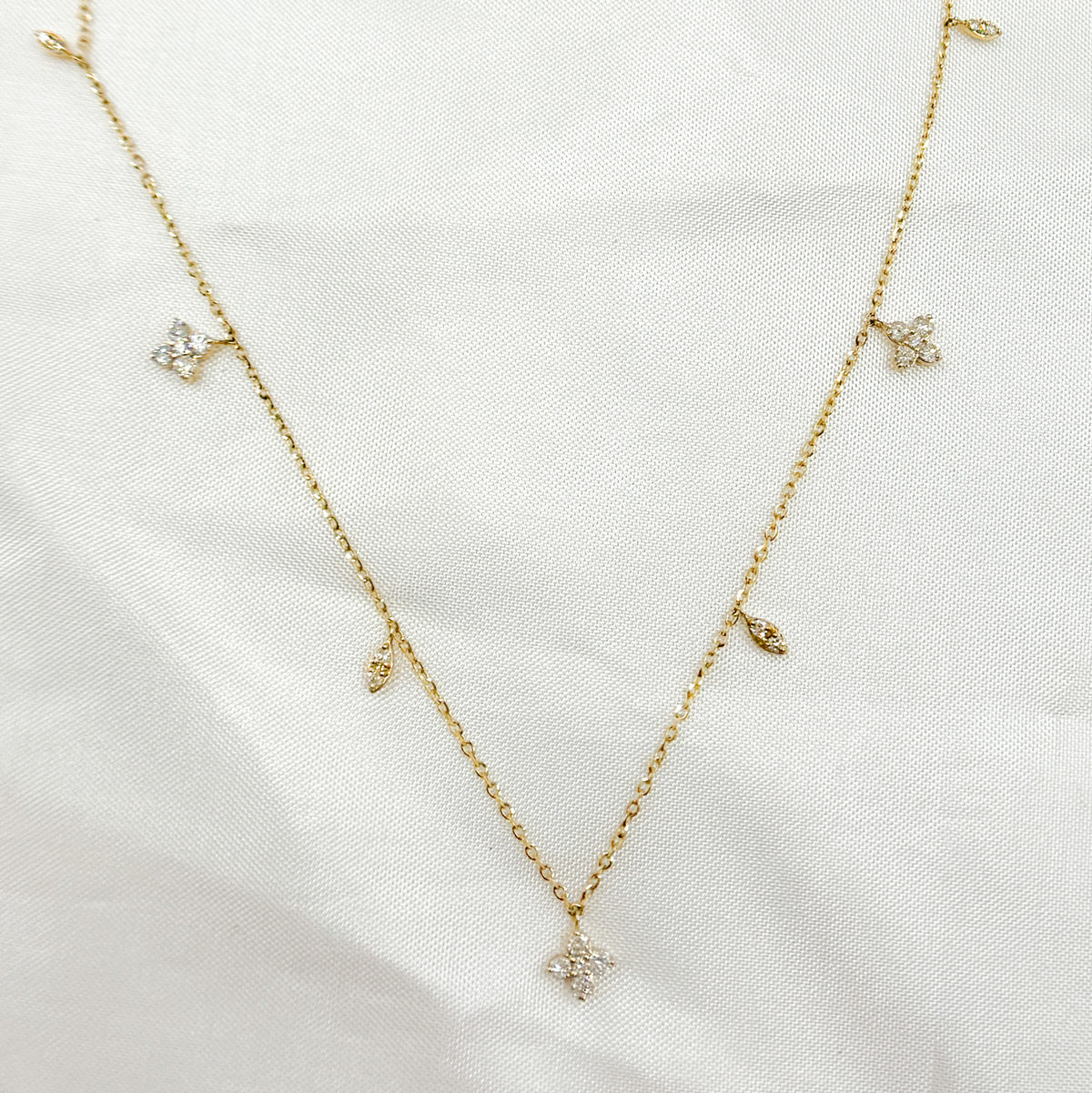 NT113096. 14K Solid Gold Diamond Flower Dangle Necklace