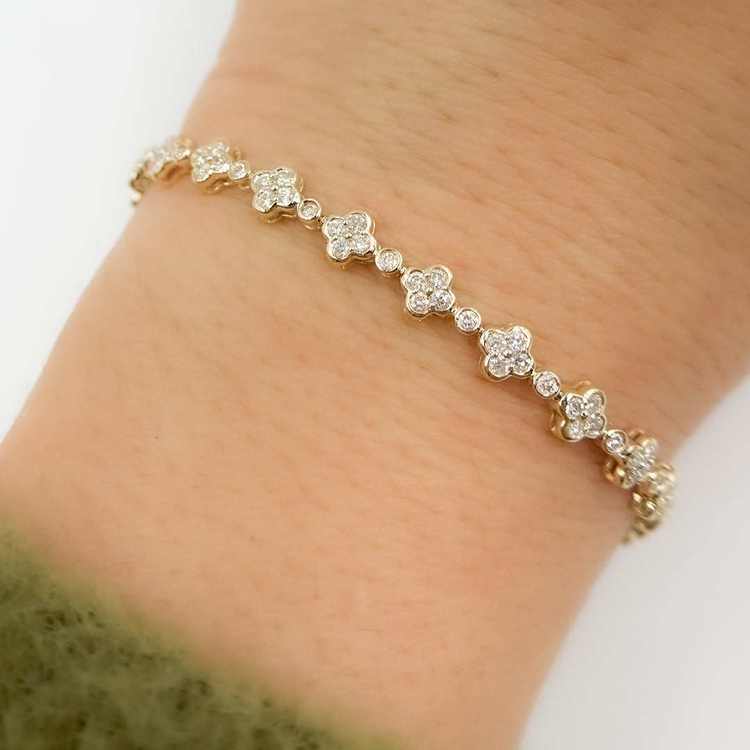 BFN61010. 14K Solid Gold Diamond Bracelet