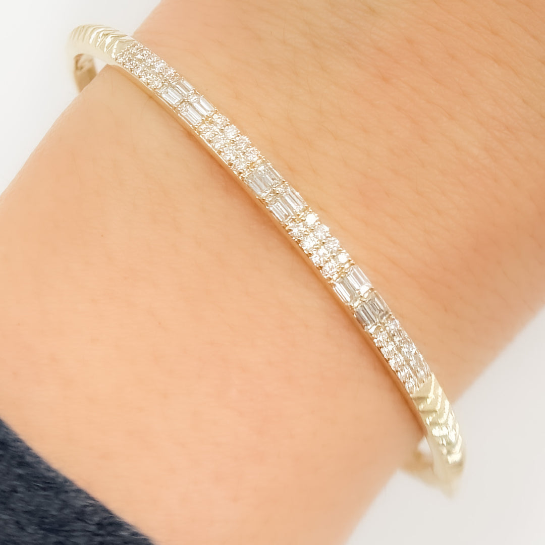 DBG00189. 14K Solid Gold Baguette Diamond Bangle