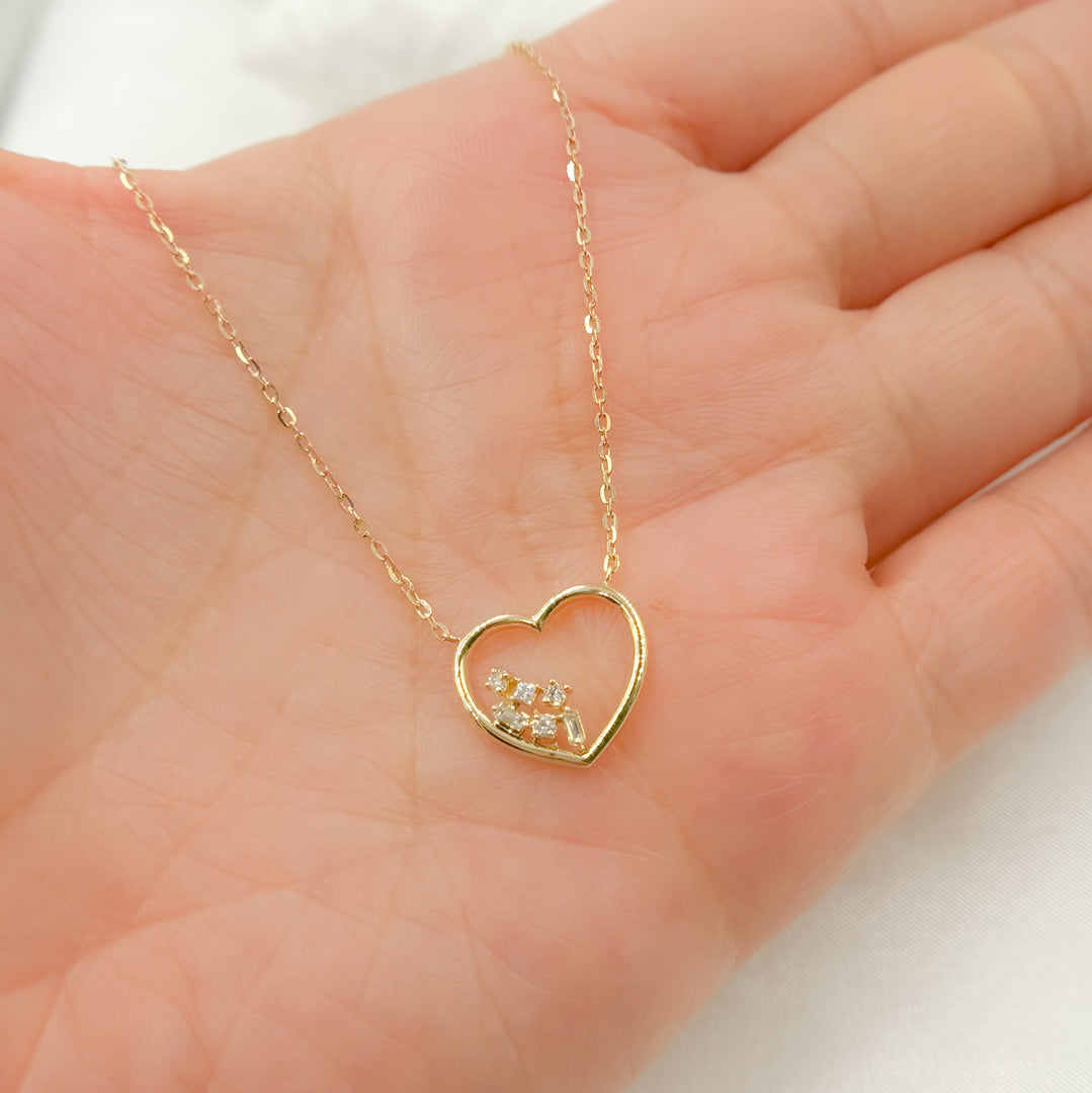 14k Solid Gold Diamond Heart Necklace. NT401188