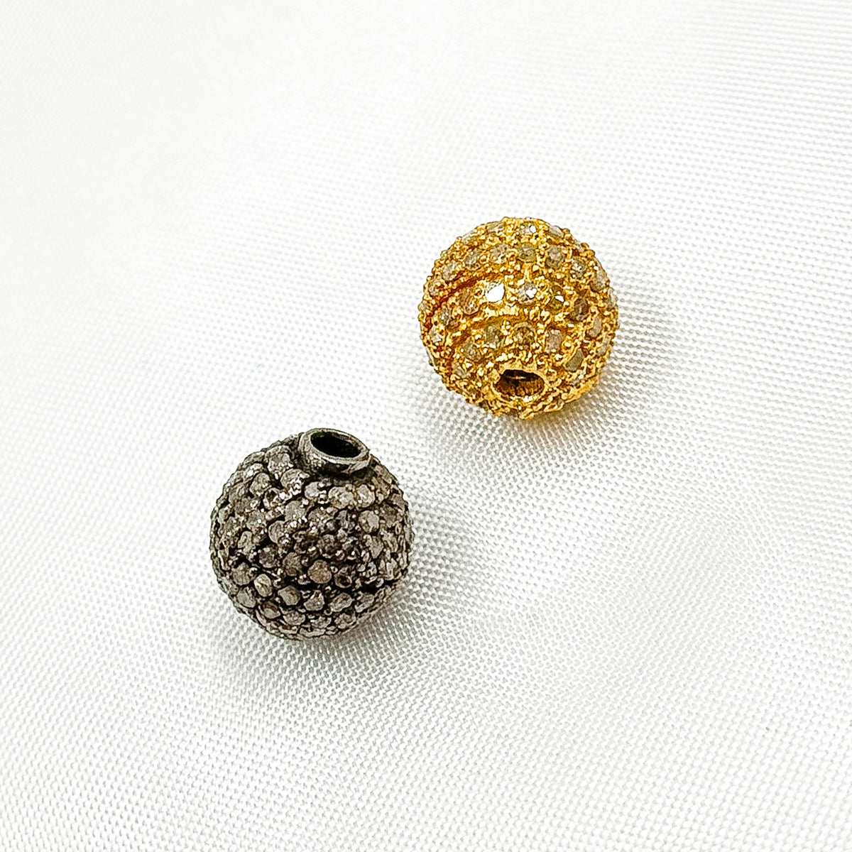 DC570. Diamond & Sterling Silver Round Bead