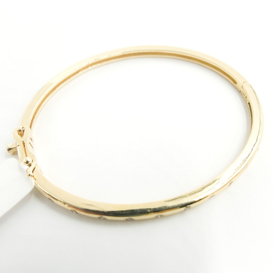 14K Solid Gold Diamonds Bangle. KG94