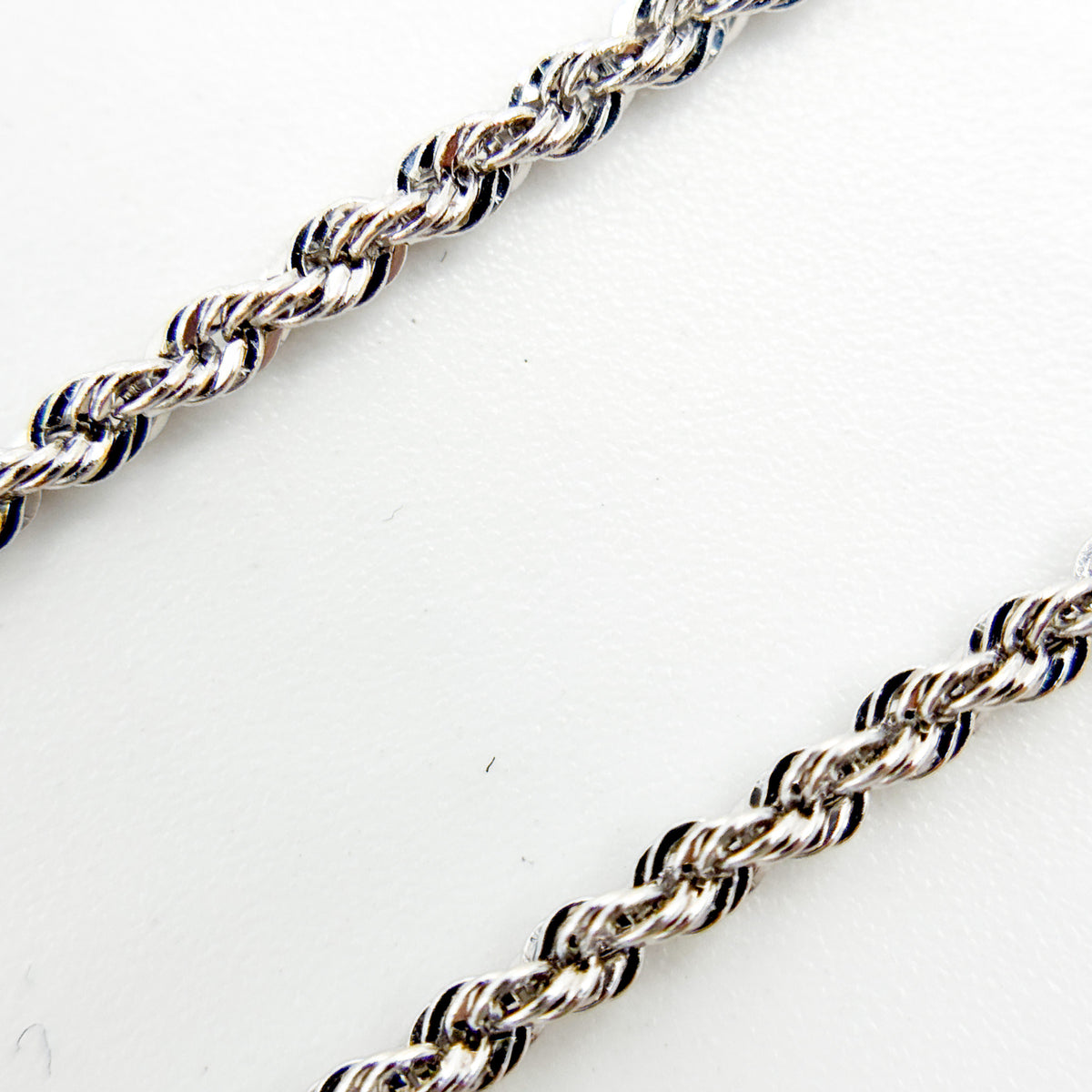 025CRDLGWG18K. 18K Solid White Gold Rope Chain